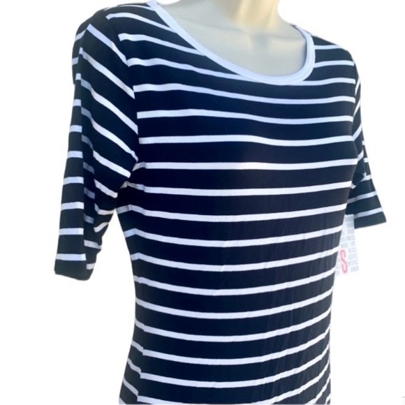 BRAND NEW LULAROE BLACK AND WHITE STRIPES DRESS - Picture 3 of 8